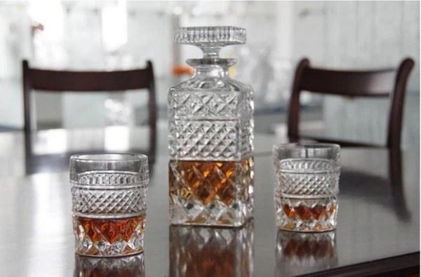Screenshot 2024-09-13 at 14-37-33 Crystal Bohemia MADISON whisky set (1 2) Sklenenyshop.cz_600x395